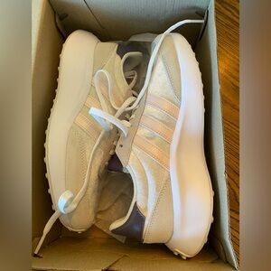 NIB Adidas Run 70’s shoes size 7.5 women’s.